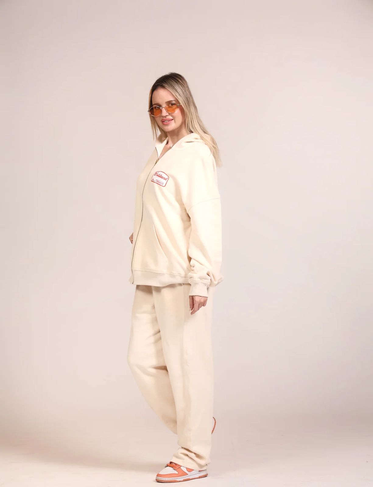 Outstand Zipper Hoodie