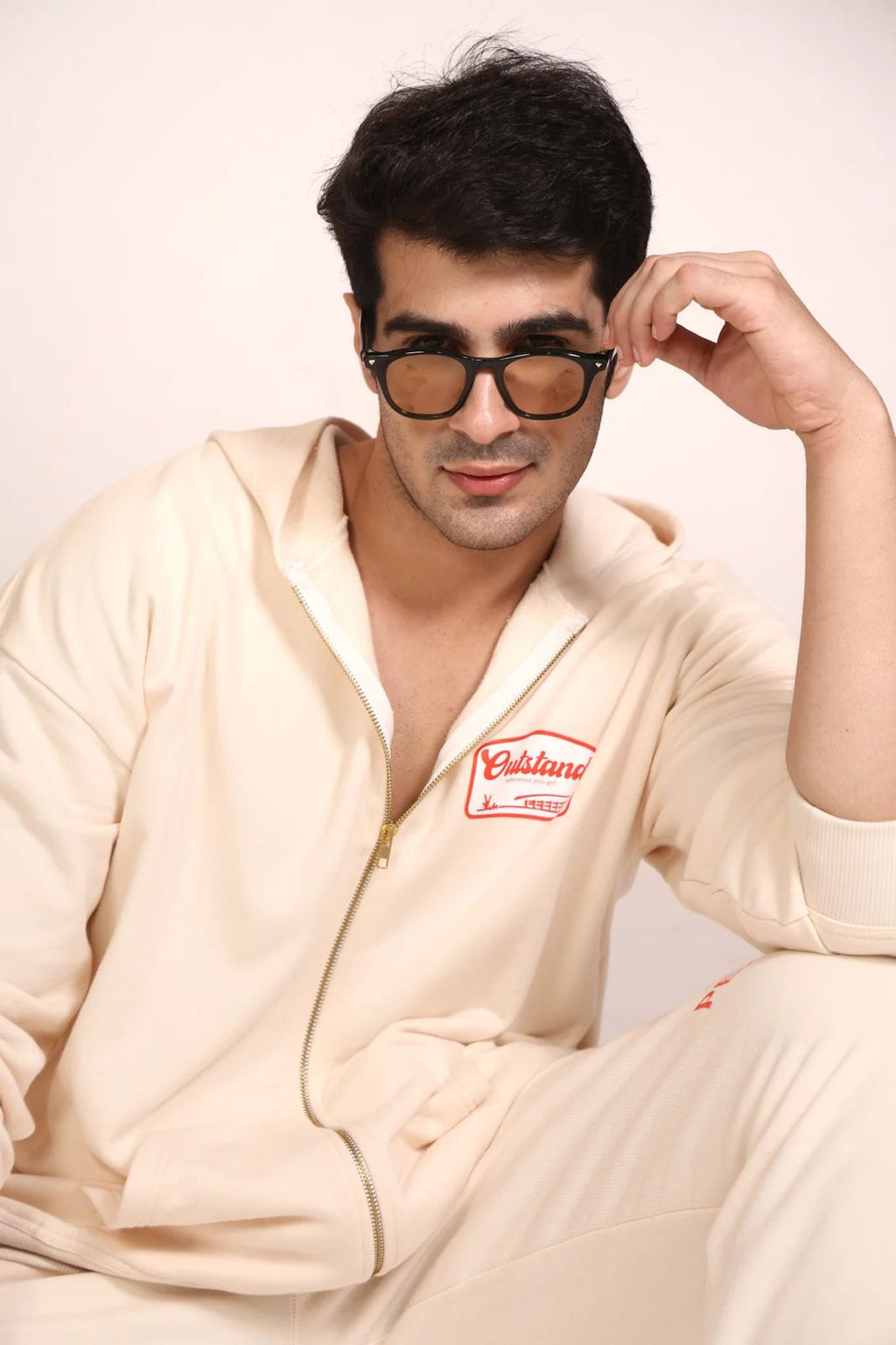 Outstand Zipper Hoodie